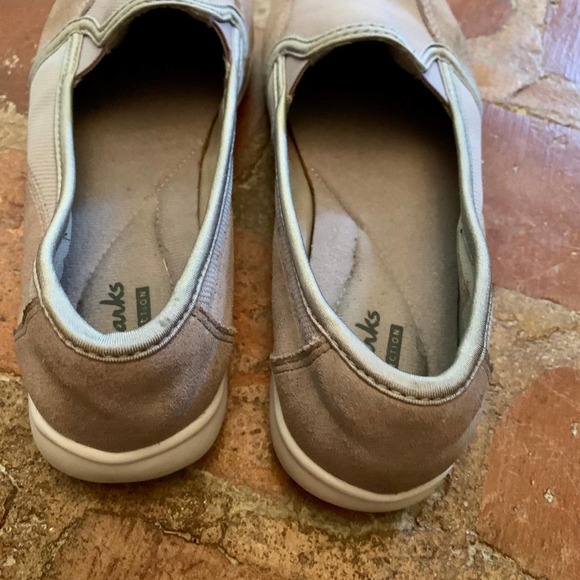 Clarks Shoes Womens Loafers Slip On Flats Grey/Taupe Color SIZE 7.5M - Picture 3 of 9